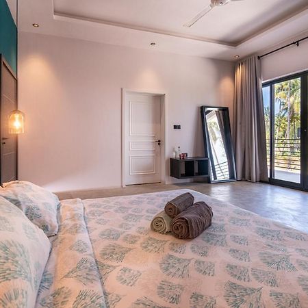 V Hotel In Падже Экстерьер фото