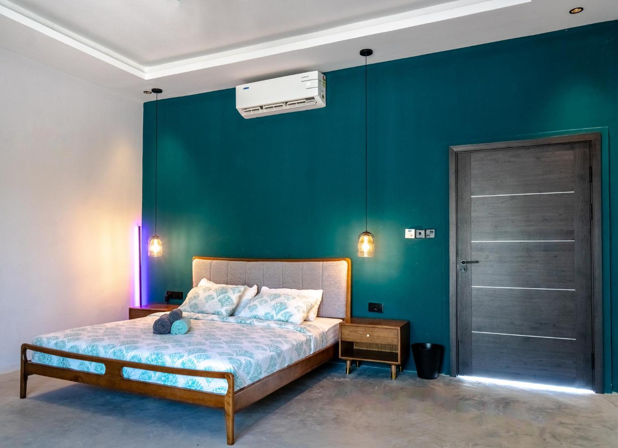 V Hotel In Падже Экстерьер фото