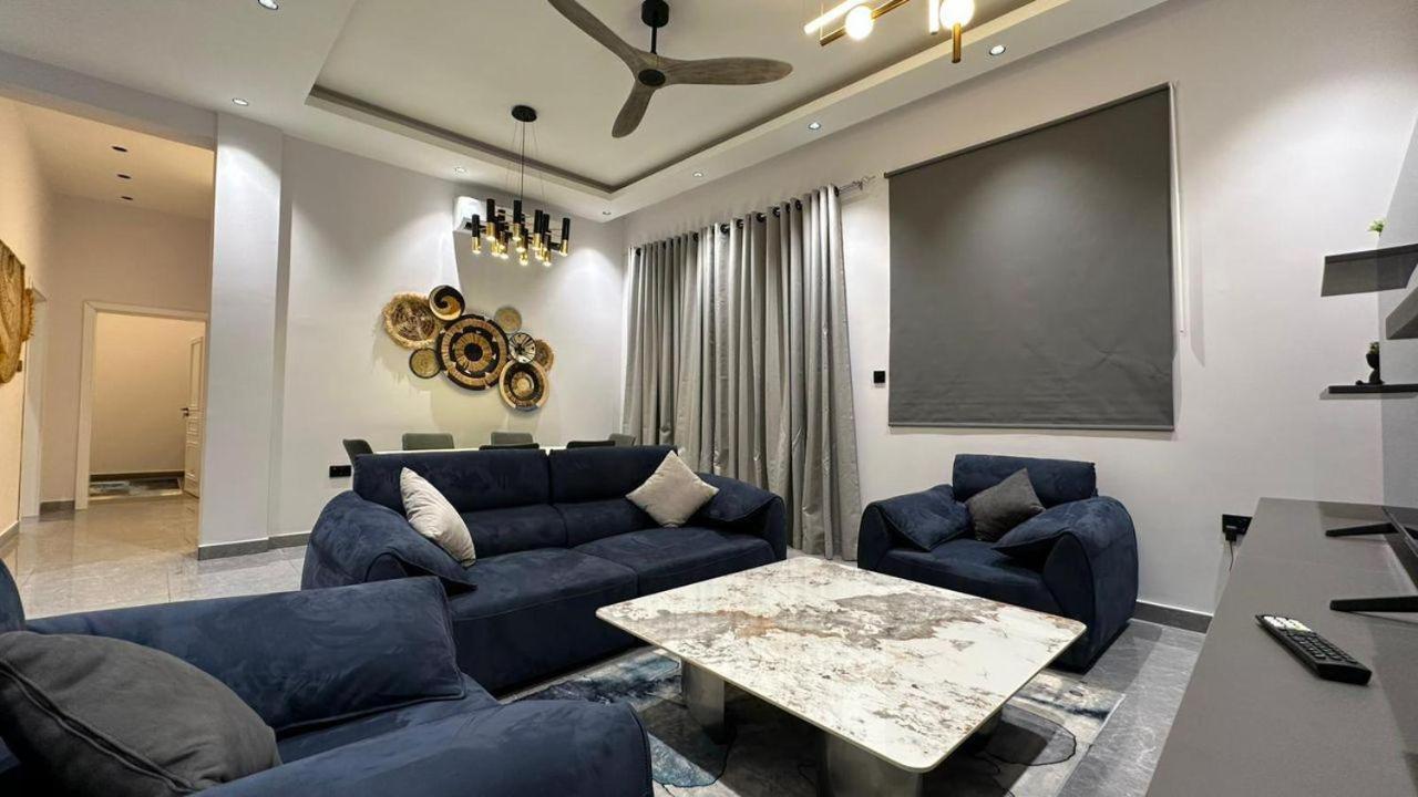 V Hotel In Падже Экстерьер фото