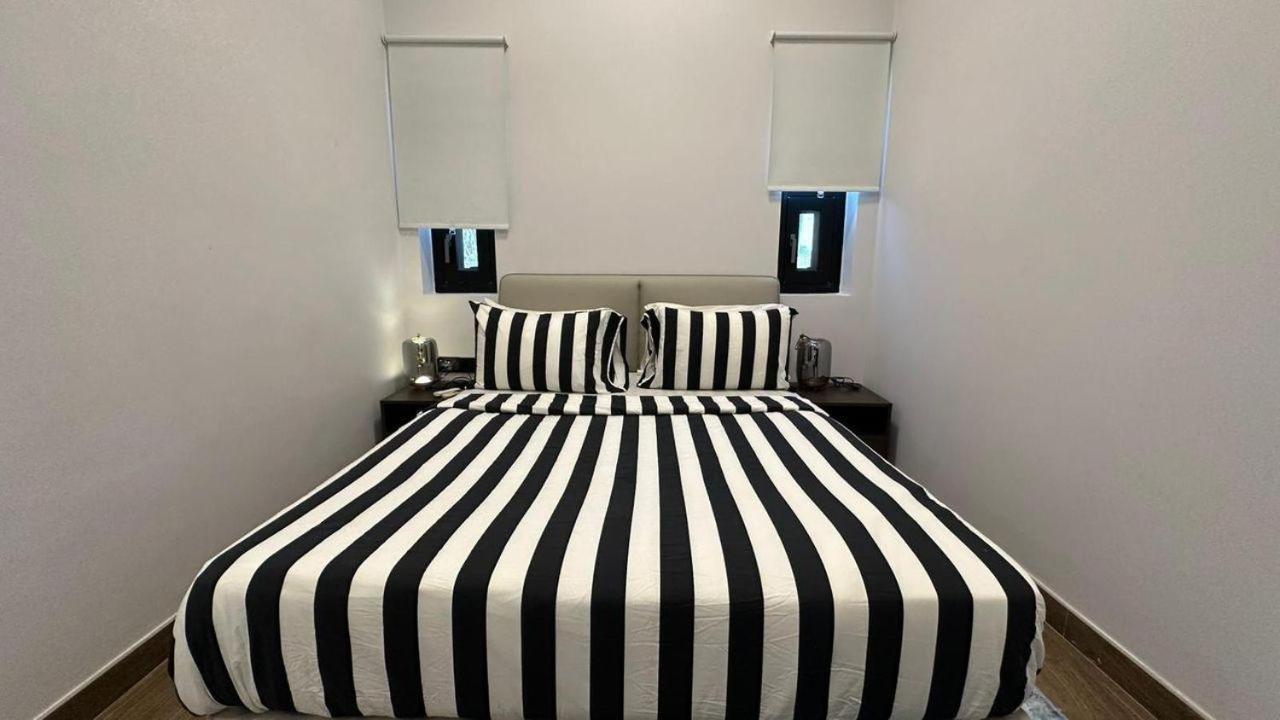 V Hotel In Падже Экстерьер фото