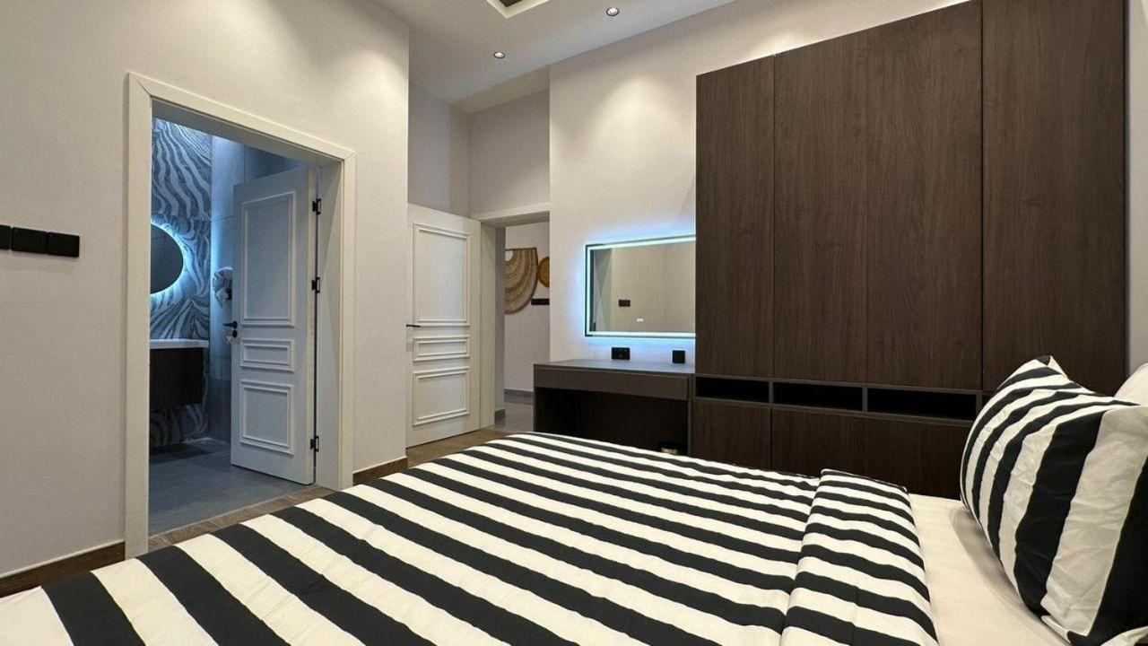 V Hotel In Падже Экстерьер фото