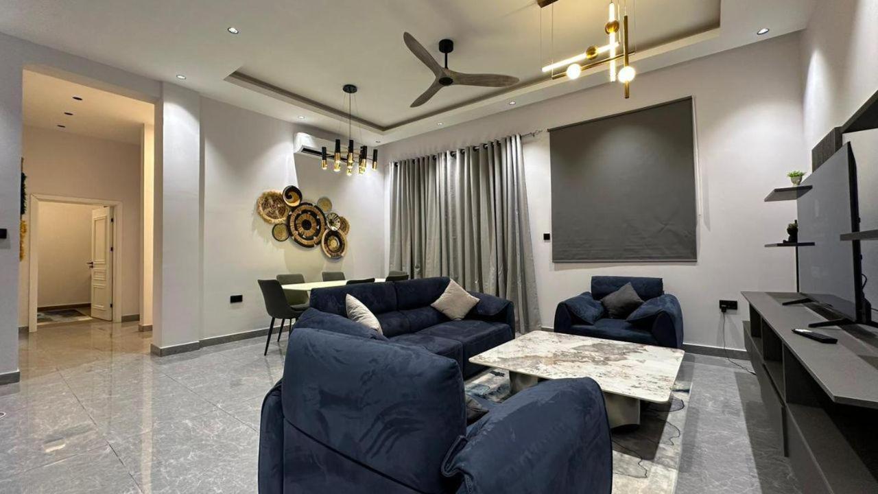 V Hotel In Падже Экстерьер фото